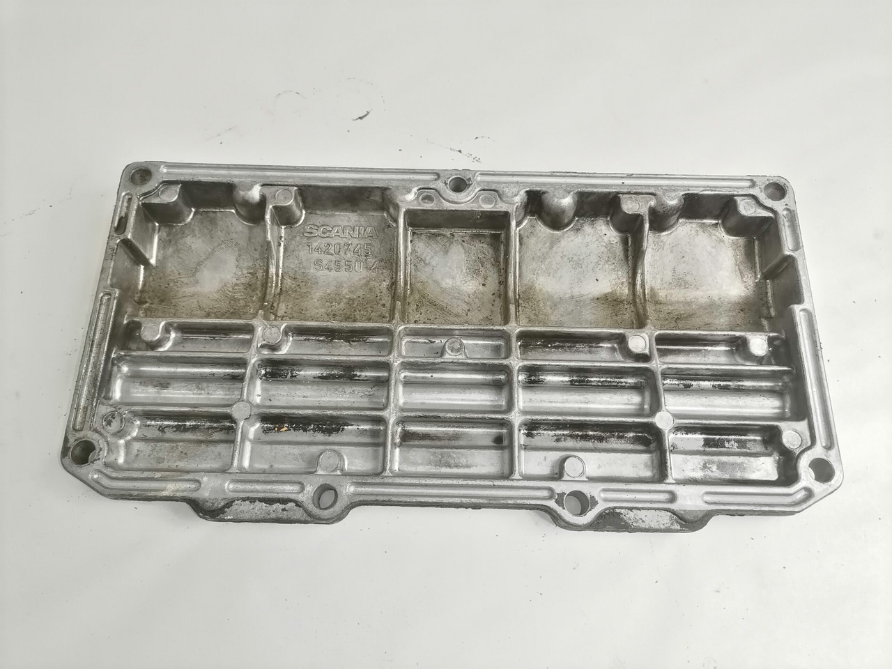 Scania engine side cover 1420745 - Motor şi piese pentru Camion: Foto 2 Scania engine side cover 1420745 - Motor şi piese pentru Camion: Foto 2