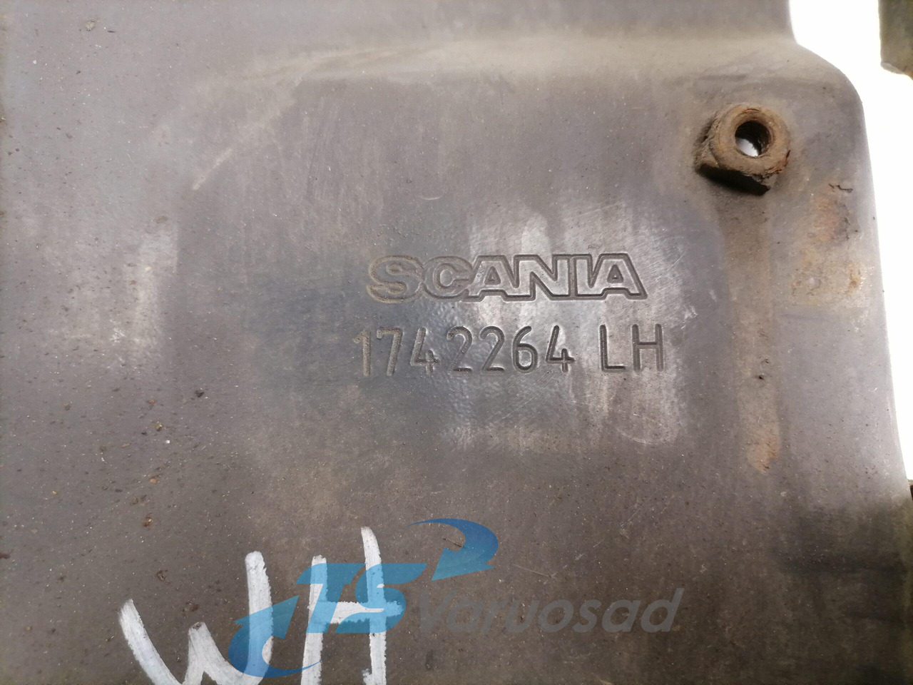 Scania lower grille carrier hinge 1742264 - Grilă pentru Camion: Foto 3 Scania lower grille carrier hinge 1742264 - Grilă pentru Camion: Foto 3