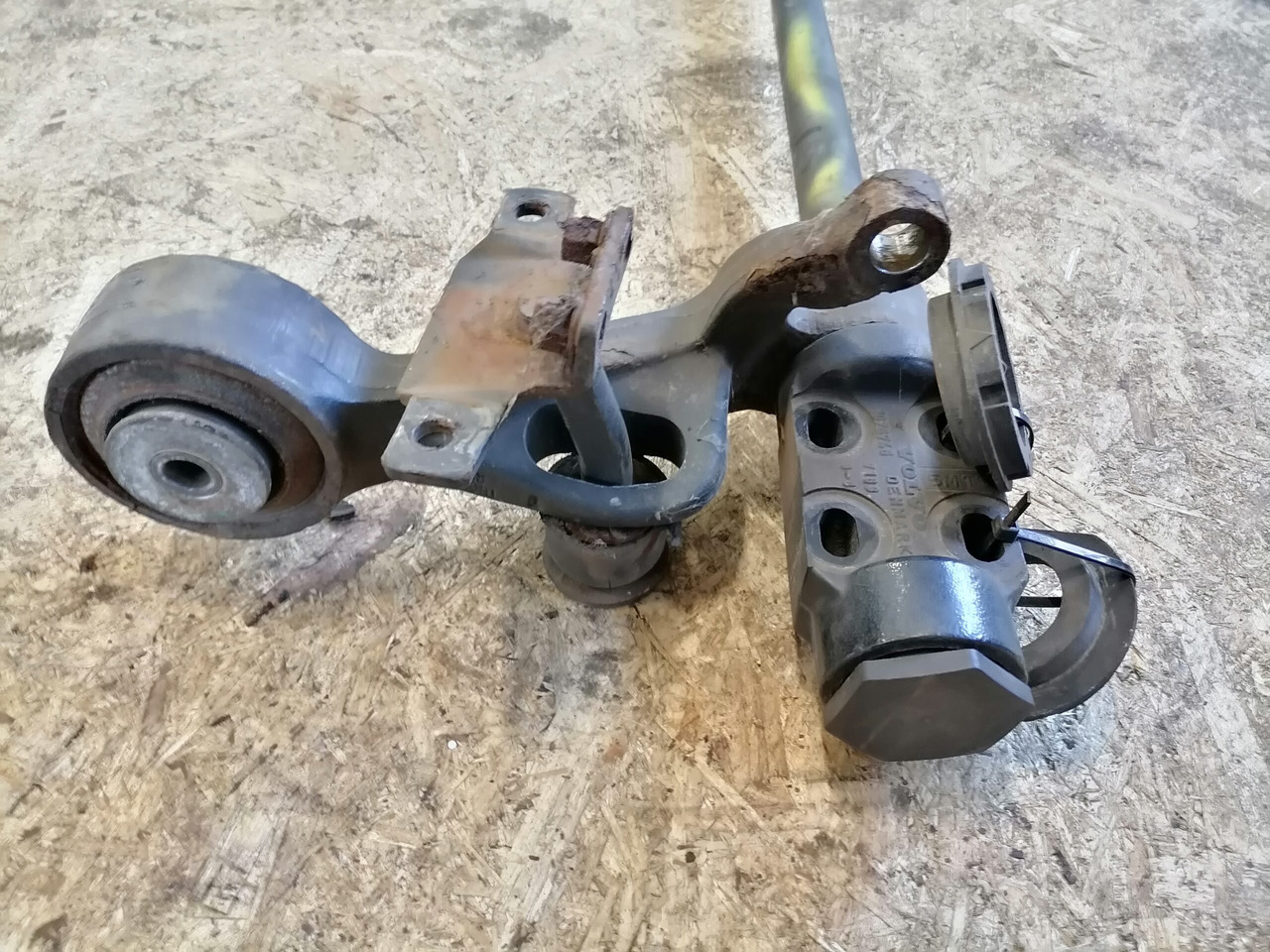 Volvo Anti-roll bar 3198853 - Suspensie cabină pentru Camion: Foto 3 Volvo Anti-roll bar 3198853 - Suspensie cabină pentru Camion: Foto 3