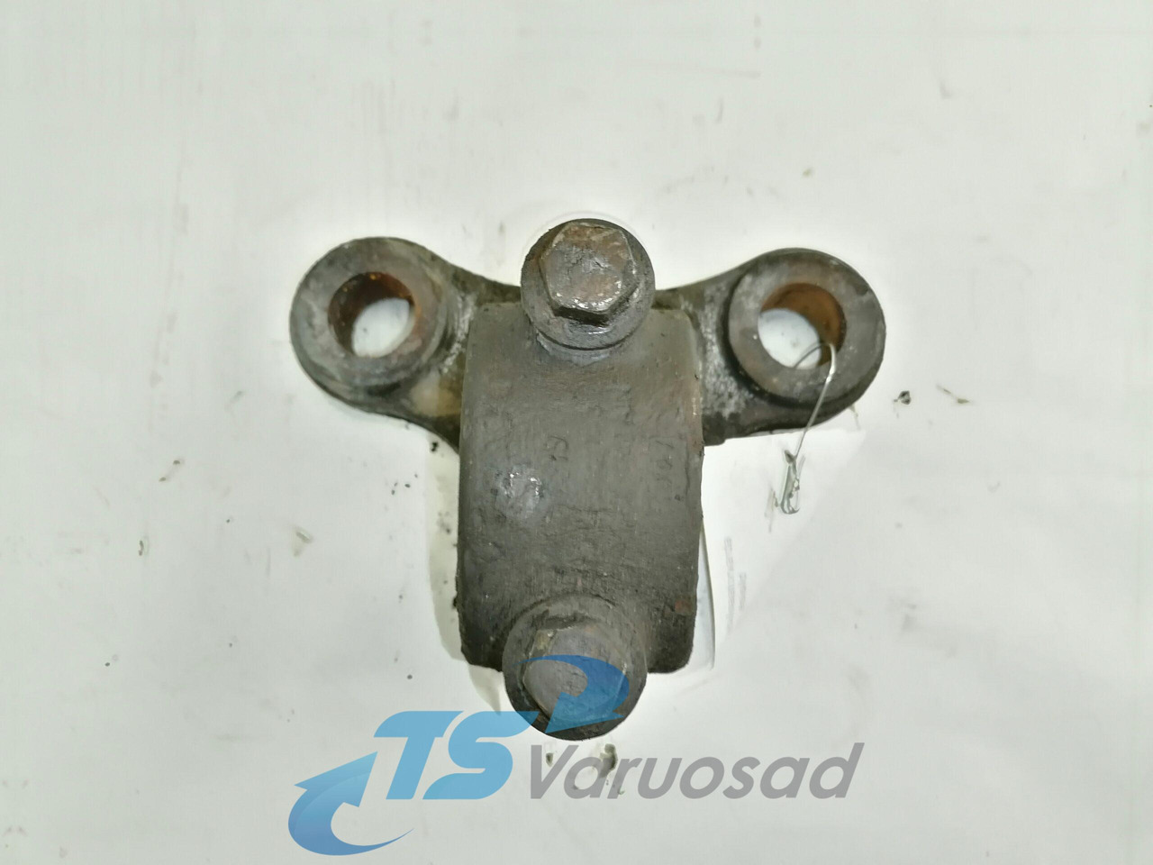 Volvo Anti-roll bar bracket 3173988 - Bară stabilizatoare pentru Camion: Foto 2 Volvo Anti-roll bar bracket 3173988 - Bară stabilizatoare pentru Camion: Foto 2