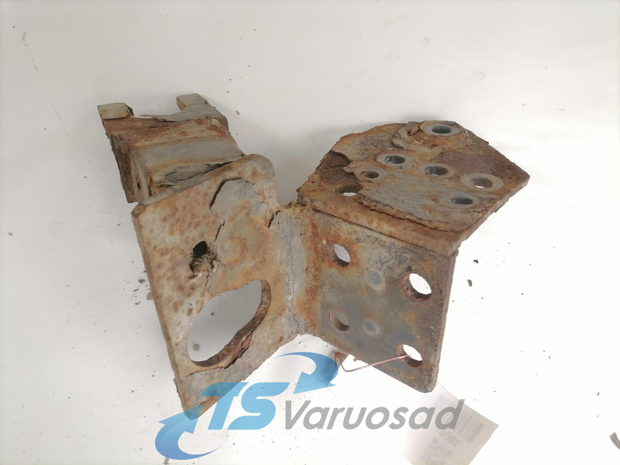 Volvo Bumper bracket 20499243 - Bară de protecție pentru Camion: Foto 2 Volvo Bumper bracket 20499243 - Bară de protecție pentru Camion: Foto 2