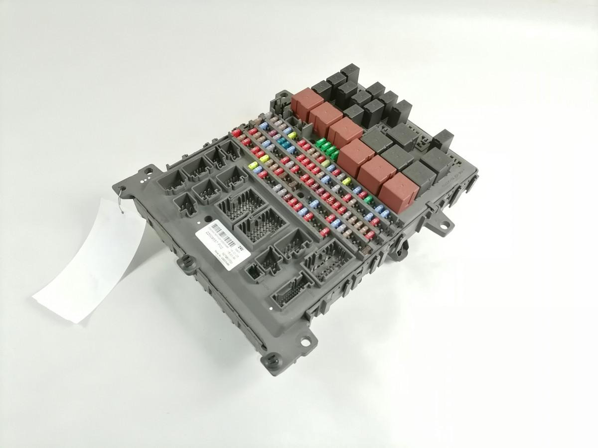 Volvo Central electric unit 22009557 - Siguranță pentru Camion: Foto 2 Volvo Central electric unit 22009557 - Siguranță pentru Camion: Foto 2