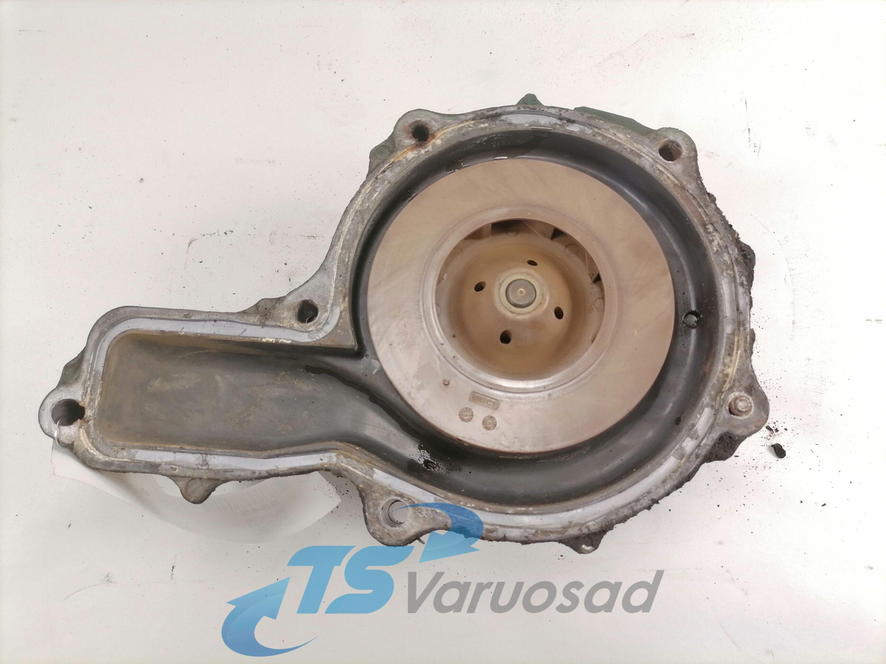 Volvo Cooling pump 20744939 - Pompă de lichid de răcire pentru Camion: Foto 4 Volvo Cooling pump 20744939 - Pompă de lichid de răcire pentru Camion: Foto 4