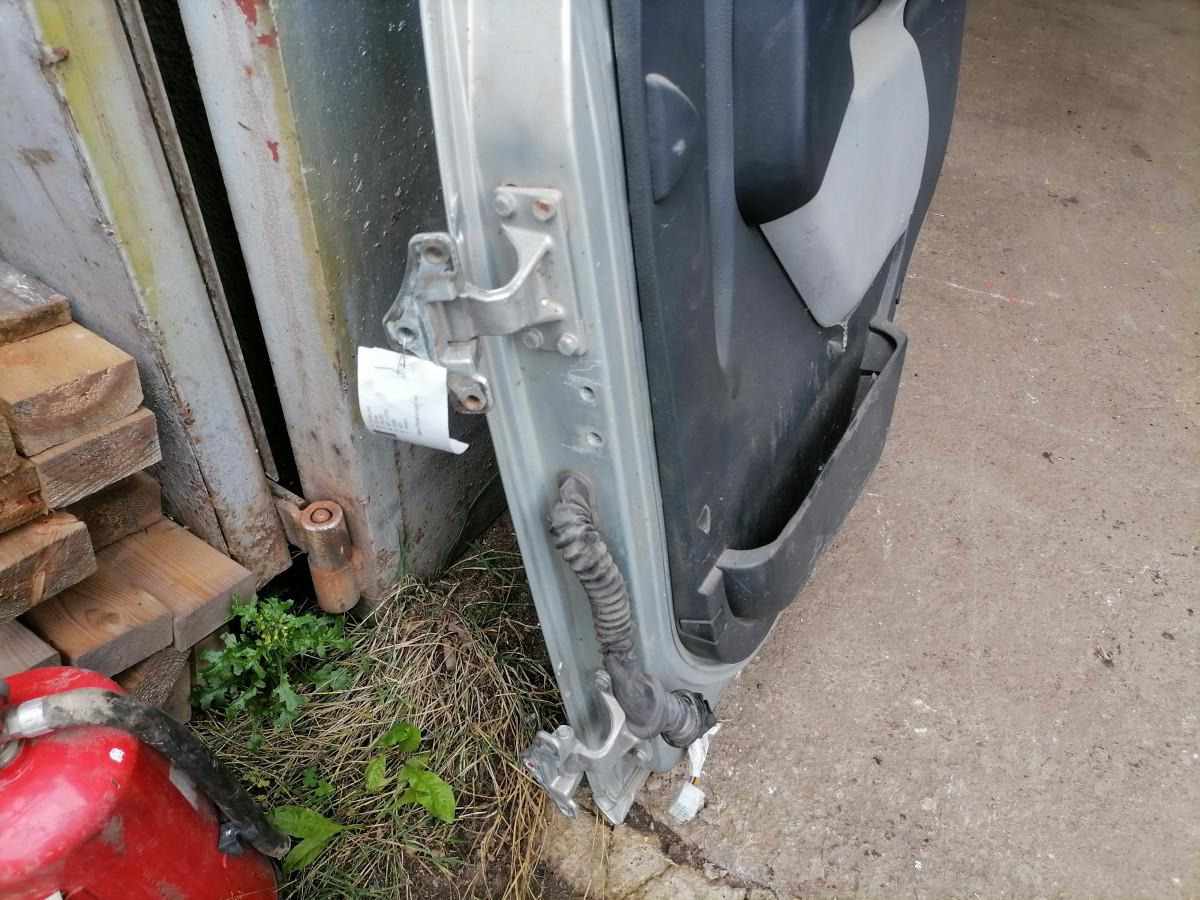 Volvo Door 85112764 - Uşă și piese pentru Camion: Foto 3 Volvo Door 85112764 - Uşă și piese pentru Camion: Foto 3