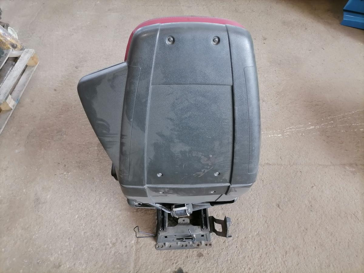Volvo Driver seat 22039408 - Scaun pentru Camion: Foto 4 Volvo Driver seat 22039408 - Scaun pentru Camion: Foto 4