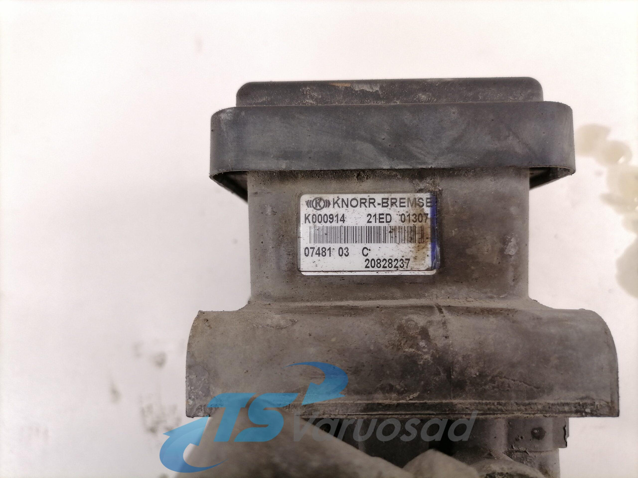 Volvo EBS brake valve 20828237 - Supapă frână pentru Camion: Foto 3 Volvo EBS brake valve 20828237 - Supapă frână pentru Camion: Foto 3
