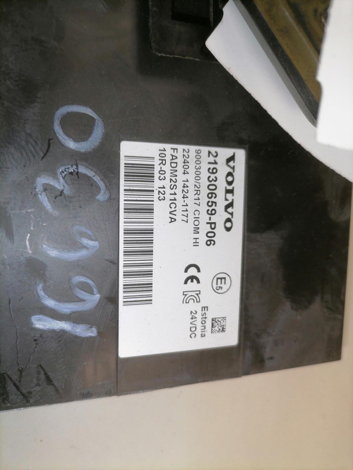 Volvo Ecu CIOM 21930659 - Calculator de bord pentru Camion: Foto 5 Volvo Ecu CIOM 21930659 - Calculator de bord pentru Camion: Foto 5