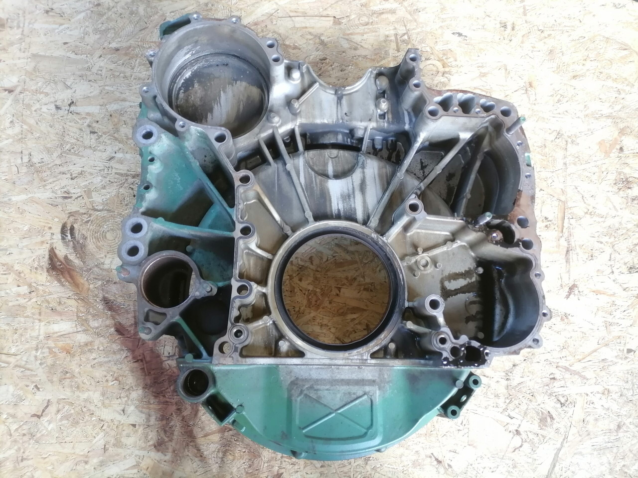 Volvo Flywheel housing 21769015 - Volant pentru Camion: Foto 3 Volvo Flywheel housing 21769015 - Volant pentru Camion: Foto 3