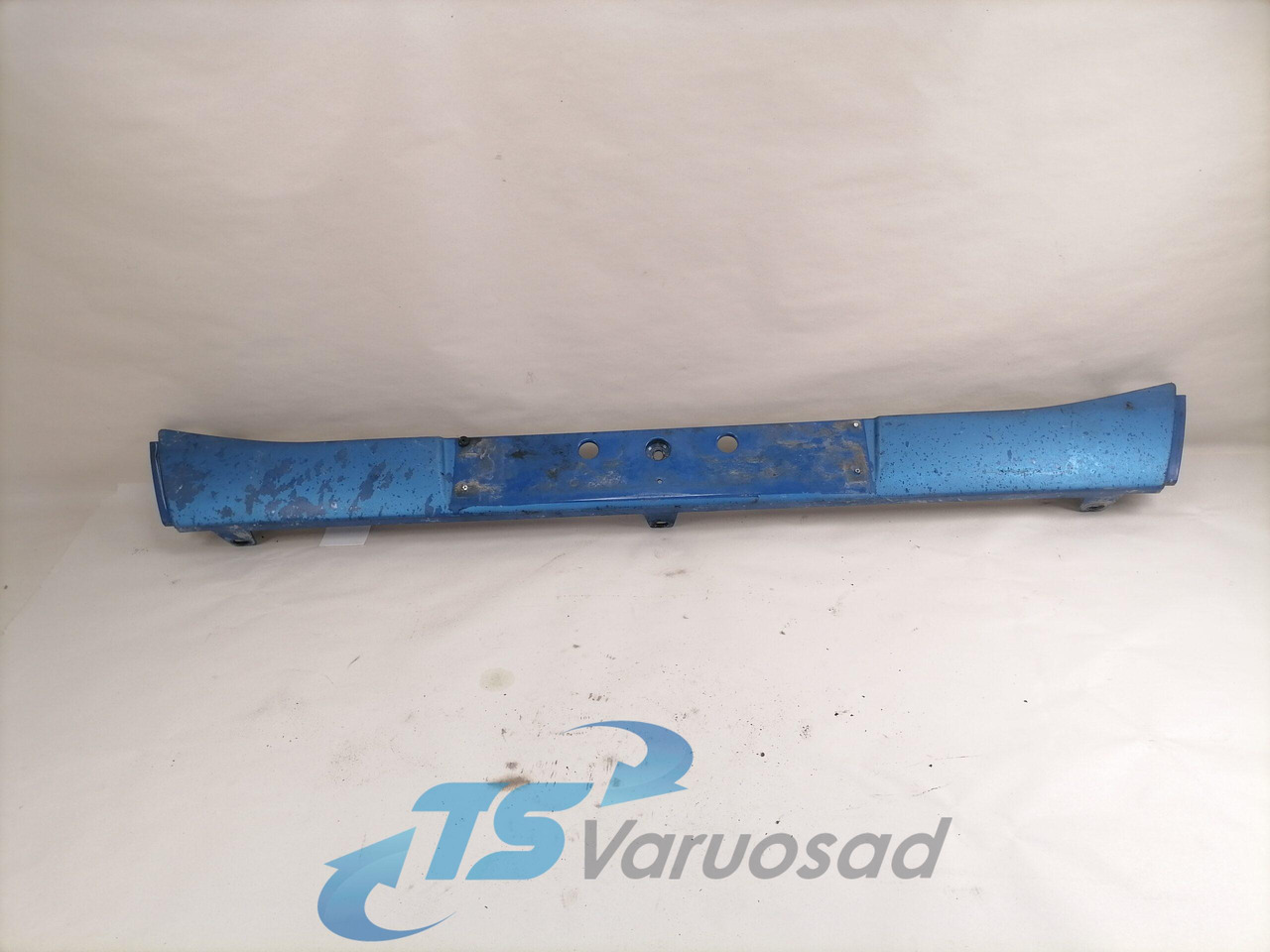 Volvo Front bumper cover plastic 82090733 - Aerodinamică/ Spoiler pentru Camion: Foto 1 Volvo Front bumper cover plastic 82090733 - Aerodinamică/ Spoiler pentru Camion: Foto 1