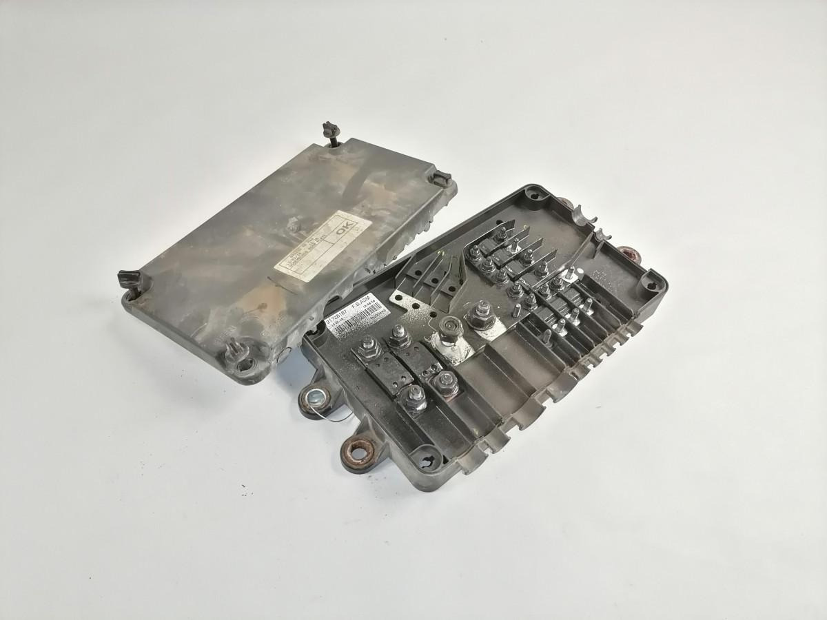 Volvo Fuse box 21728187 - Siguranță pentru Camion: Foto 2 Volvo Fuse box 21728187 - Siguranță pentru Camion: Foto 2