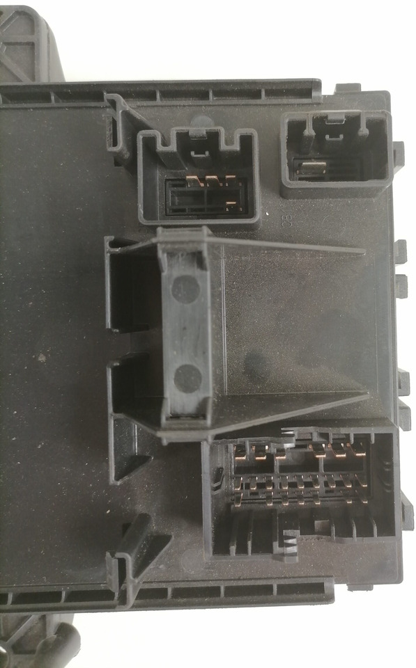 Volvo Fuse box 21939408 - Siguranță pentru Camion: Foto 4 Volvo Fuse box 21939408 - Siguranță pentru Camion: Foto 4