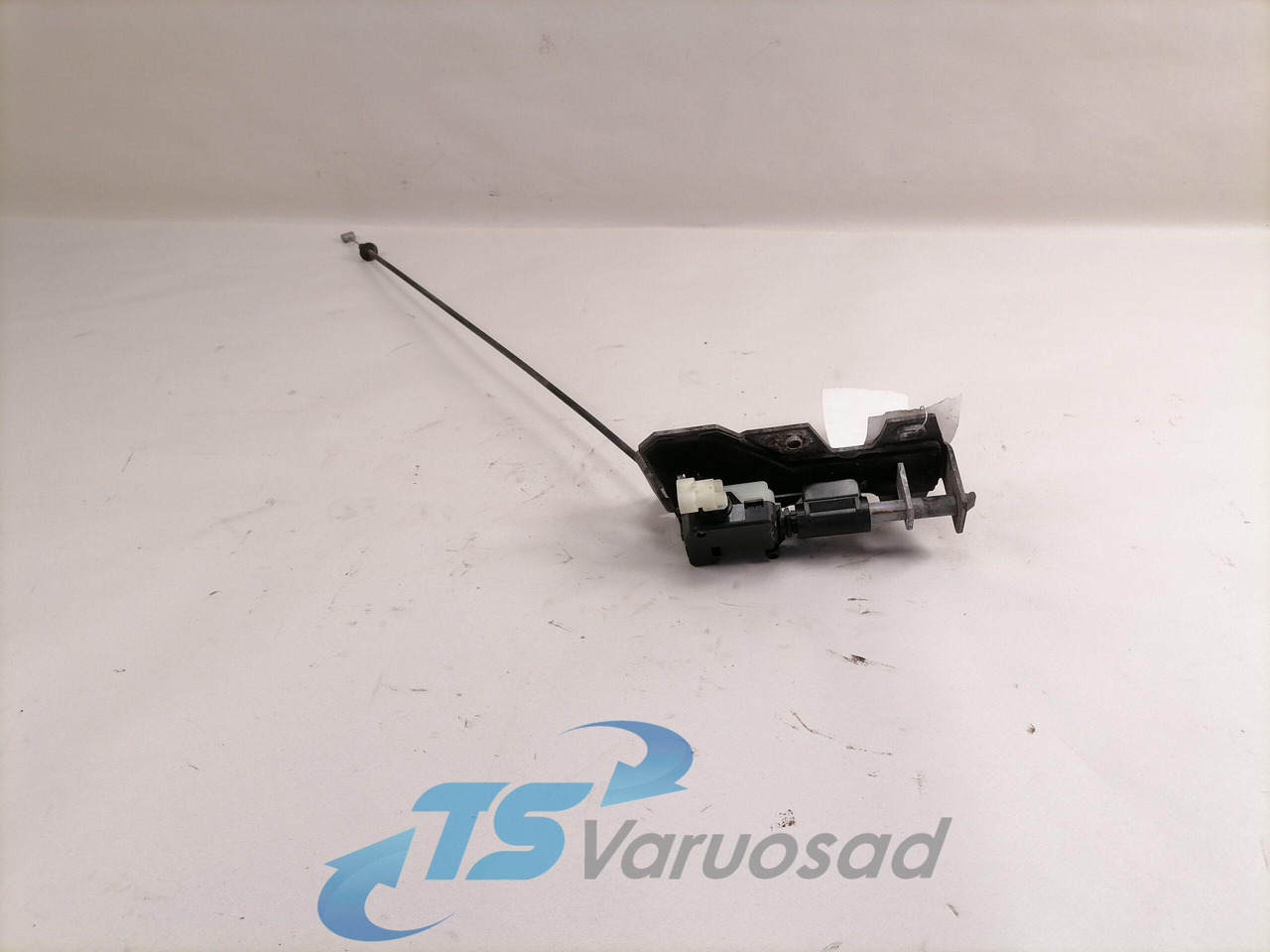 Volvo Iluvõre lukk 82208559 - Grilă pentru Camion: Foto 1 Volvo Iluvõre lukk 82208559 - Grilă pentru Camion: Foto 1