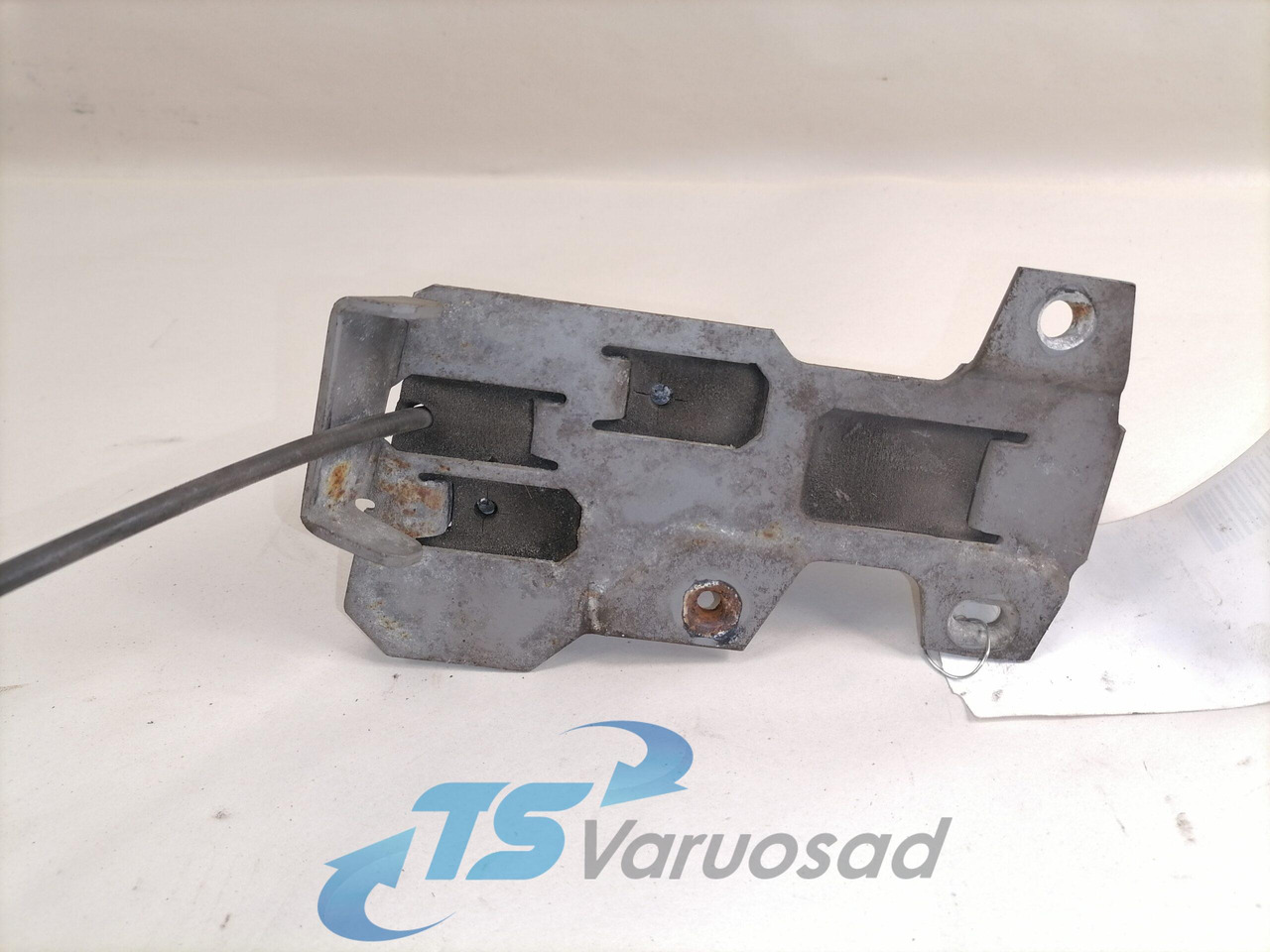 Volvo Iluvõre lukk 82208559 - Grilă pentru Camion: Foto 2 Volvo Iluvõre lukk 82208559 - Grilă pentru Camion: Foto 2