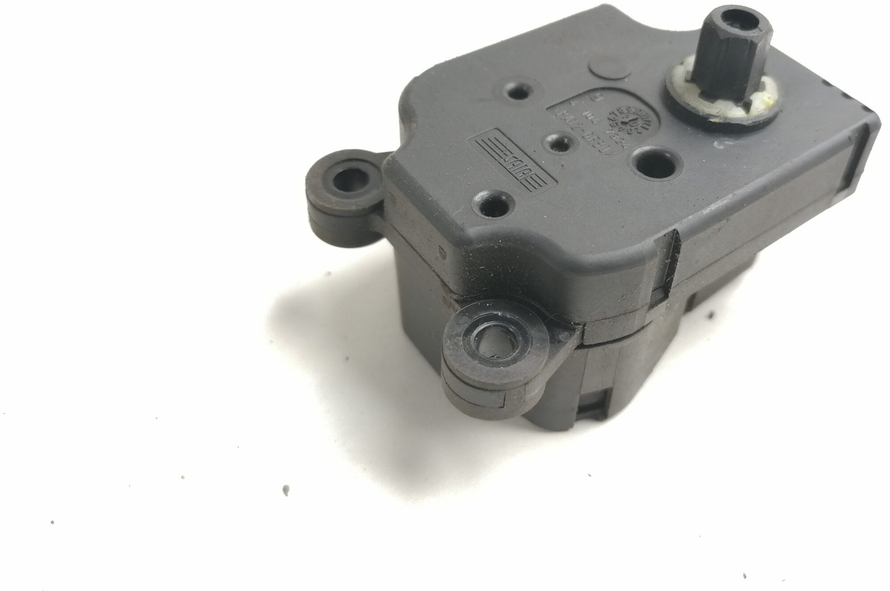 Volvo Interior heating damper position regulator 20443812 - Piesa universala pentru Camion: Foto 3 Volvo Interior heating damper position regulator 20443812 - Piesa universala pentru Camion: Foto 3