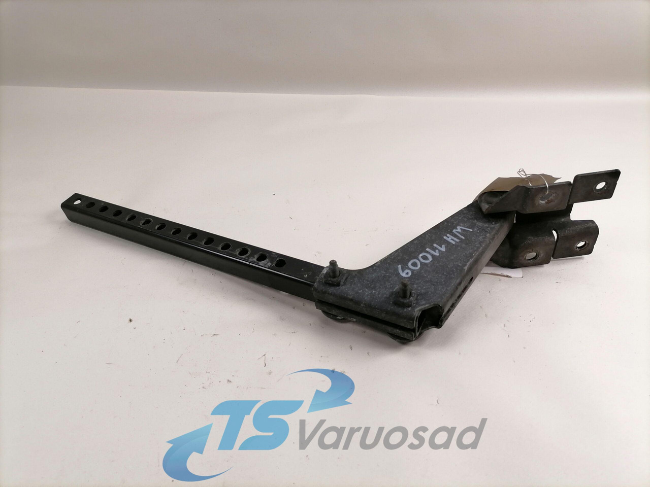 Volvo Kabiini tuulesuunaja kandur 82210159 - Aerodinamică/ Spoiler pentru Camion: Foto 2 Volvo Kabiini tuulesuunaja kandur 82210159 - Aerodinamică/ Spoiler pentru Camion: Foto 2