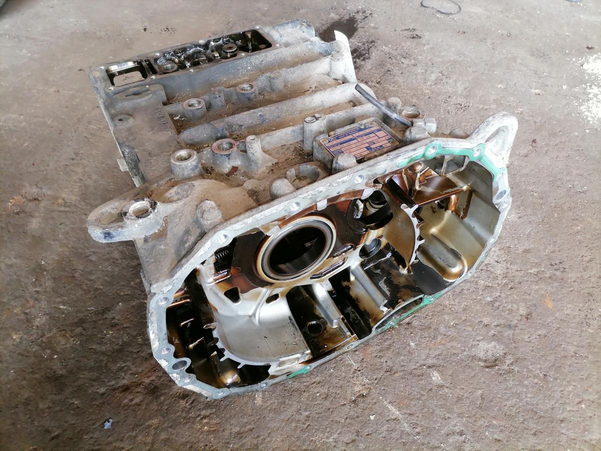 Volvo Käigukasti korpus 1324401177 - Cutie de viteze și piese pentru Camion: Foto 2 Volvo Käigukasti korpus 1324401177 - Cutie de viteze și piese pentru Camion: Foto 2