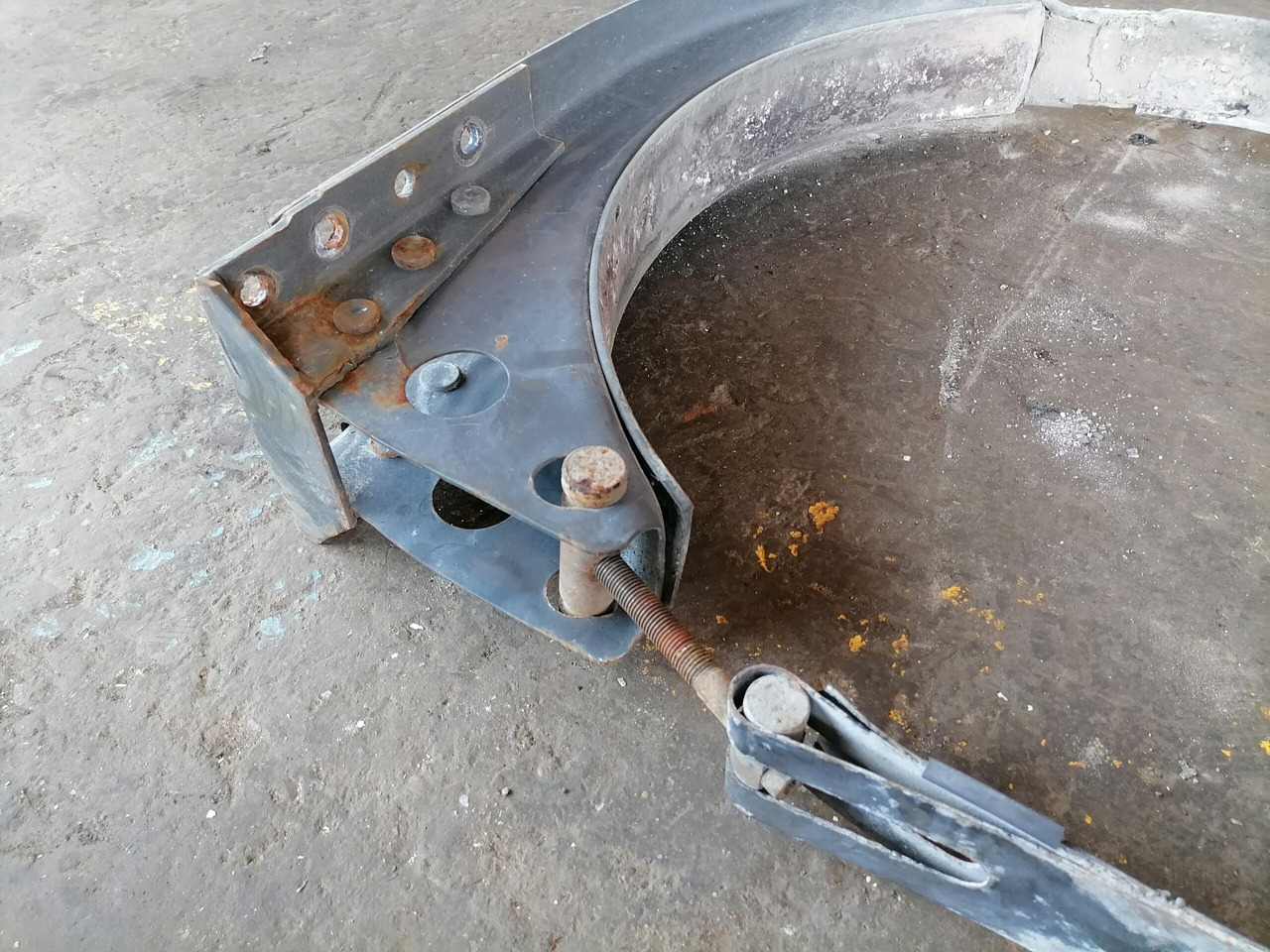Volvo Kütusepaagi kandur, Volvo 20526488 - Rezervor combustibil pentru Camion: Foto 4 Volvo Kütusepaagi kandur, Volvo 20526488 - Rezervor combustibil pentru Camion: Foto 4