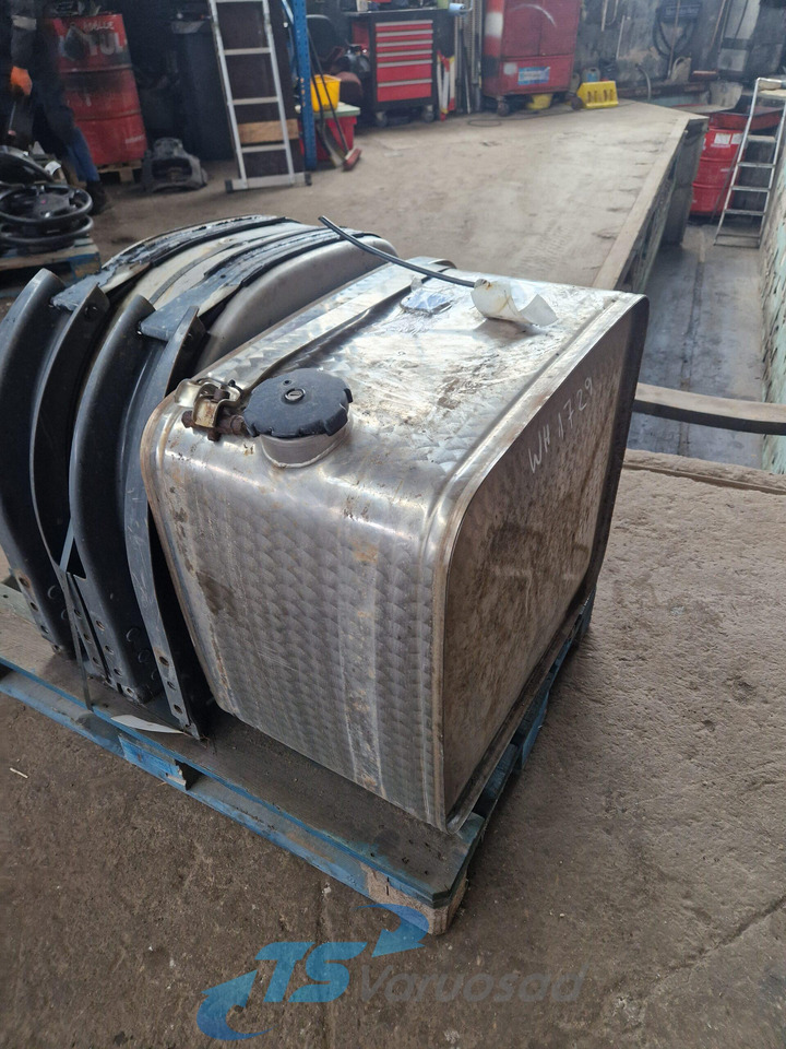 Volvo Kütusepaak 200L 12345 - Rezervor combustibil pentru Camion: Foto 1 Volvo Kütusepaak 200L 12345 - Rezervor combustibil pentru Camion: Foto 1