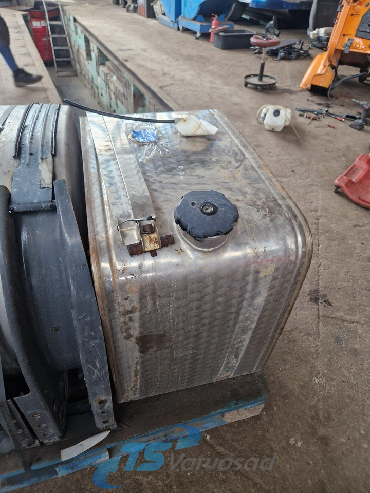 Volvo Kütusepaak 200L 12345 - Rezervor combustibil pentru Camion: Foto 4 Volvo Kütusepaak 200L 12345 - Rezervor combustibil pentru Camion: Foto 4
