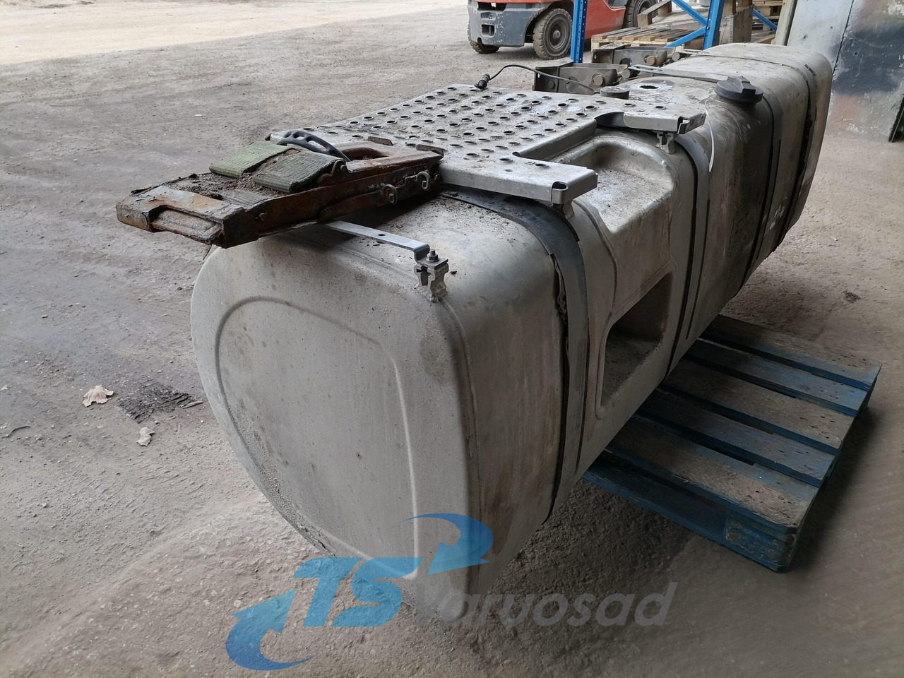 Volvo Kütusepaak 900L 21442022 - Rezervor combustibil pentru Camion: Foto 2 Volvo Kütusepaak 900L 21442022 - Rezervor combustibil pentru Camion: Foto 2
