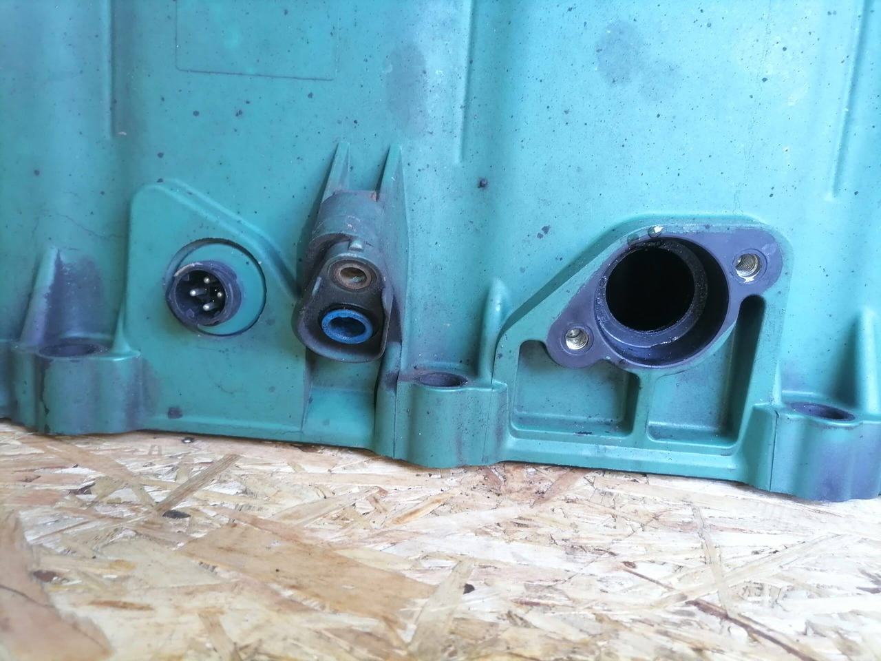 Volvo Oil sump 20493972 - Baie de ulei pentru Camion: Foto 5 Volvo Oil sump 20493972 - Baie de ulei pentru Camion: Foto 5