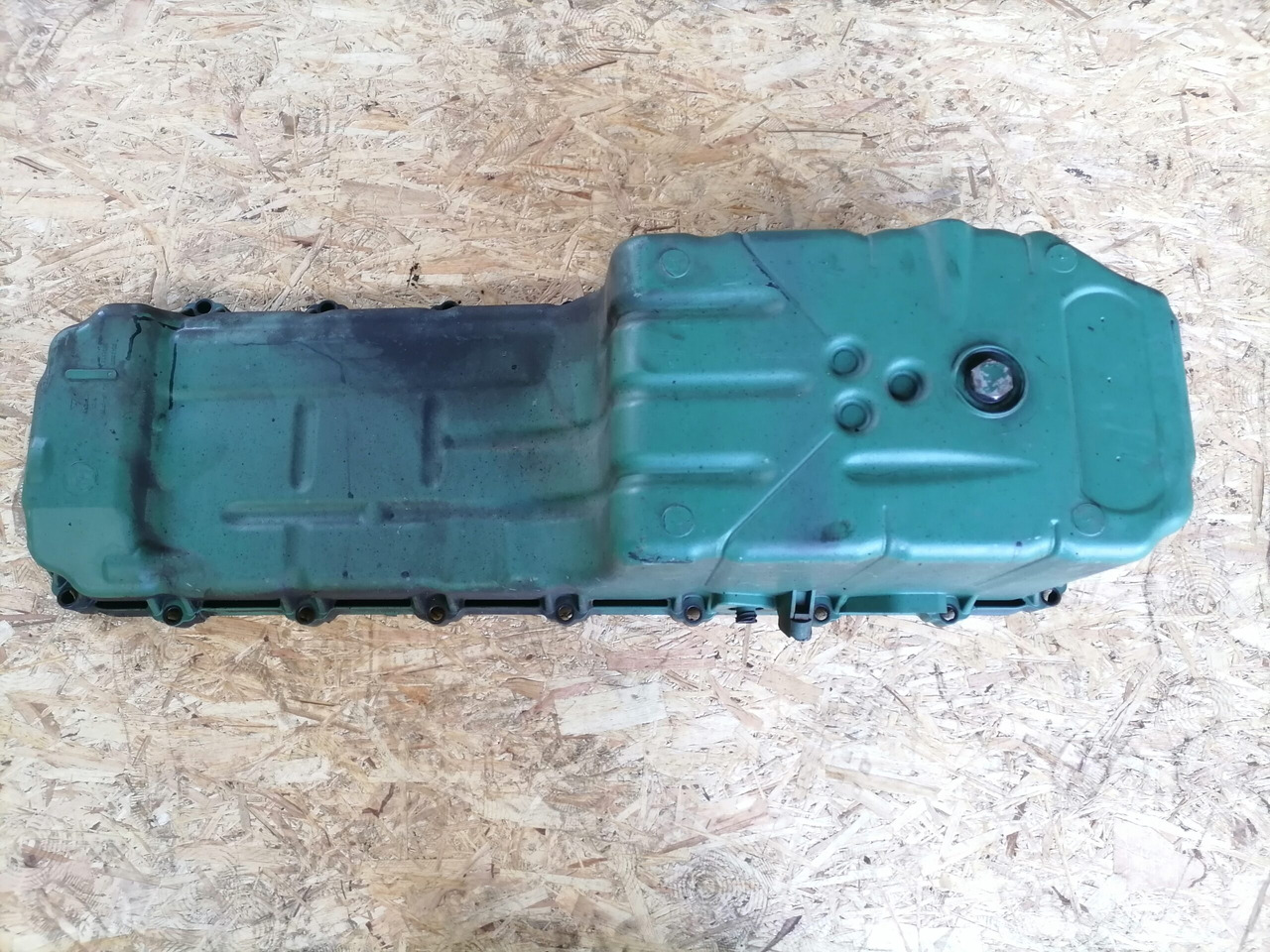 Volvo Oil sump 20493972 - Baie de ulei pentru Camion: Foto 2 Volvo Oil sump 20493972 - Baie de ulei pentru Camion: Foto 2