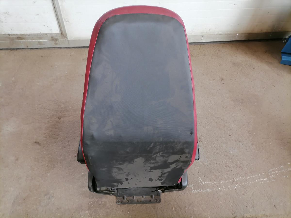 Volvo Passenger seat 21210197 - Scaun pentru Camion: Foto 4 Volvo Passenger seat 21210197 - Scaun pentru Camion: Foto 4