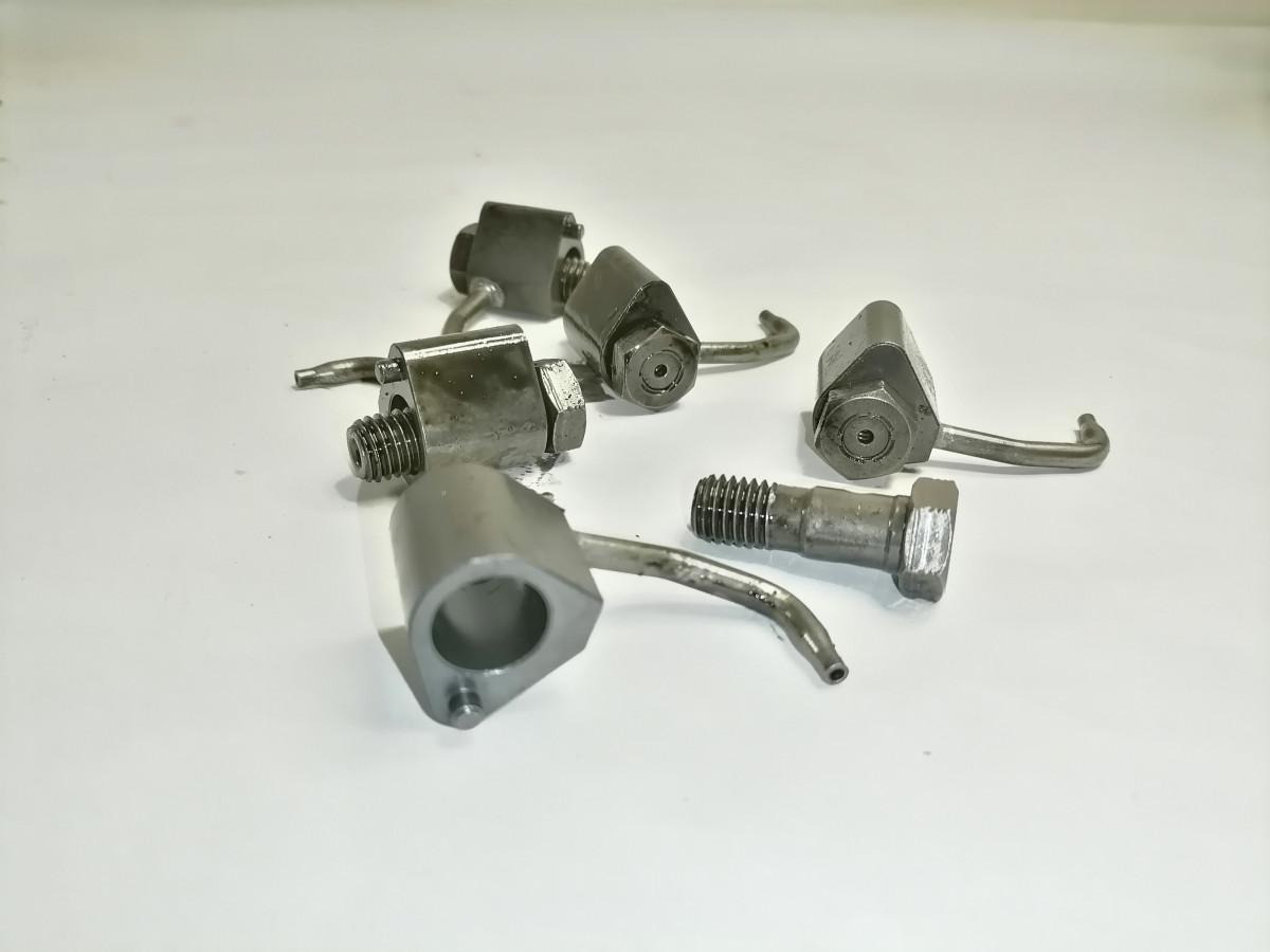 Volvo Piston cooling nozzle 21506929 - Motor şi piese pentru Camion: Foto 3 Volvo Piston cooling nozzle 21506929 - Motor şi piese pentru Camion: Foto 3