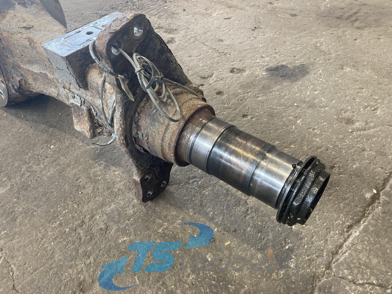 Volvo Rear axel housing 20815215 - Punte şi piese pentru Camion: Foto 4 Volvo Rear axel housing 20815215 - Punte şi piese pentru Camion: Foto 4