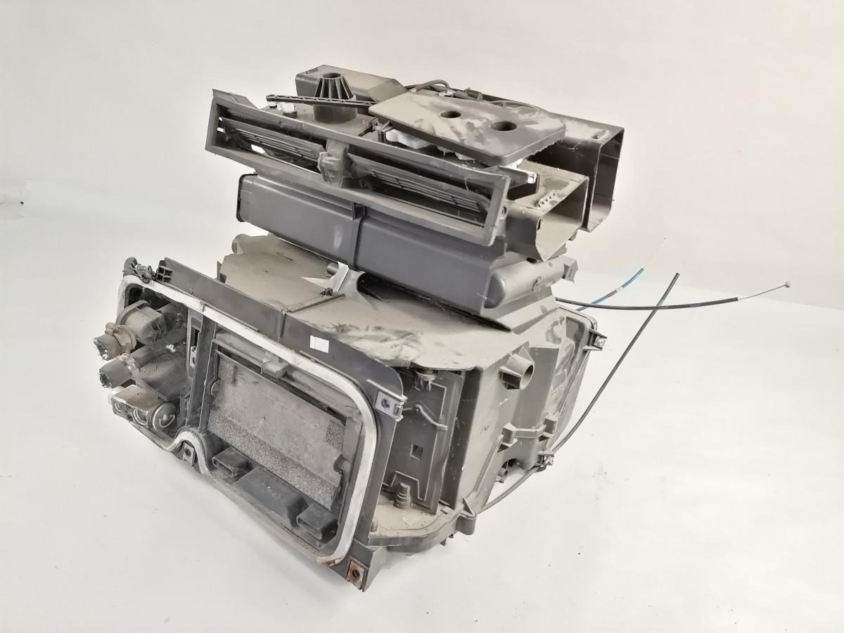 Volvo Salongi radiaatorite korpus, komplektne 7420894090 - Piesa universala pentru Camion: Foto 2 Volvo Salongi radiaatorite korpus, komplektne 7420894090 - Piesa universala pentru Camion: Foto 2