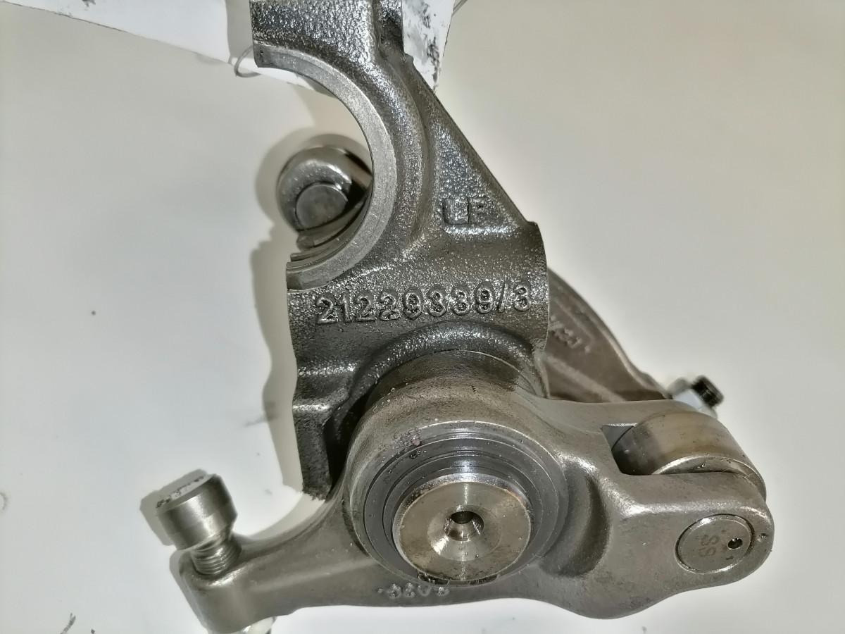 Volvo Set of rockers with shaft 21796360 - Piesa universala pentru Camion: Foto 4 Volvo Set of rockers with shaft 21796360 - Piesa universala pentru Camion: Foto 4