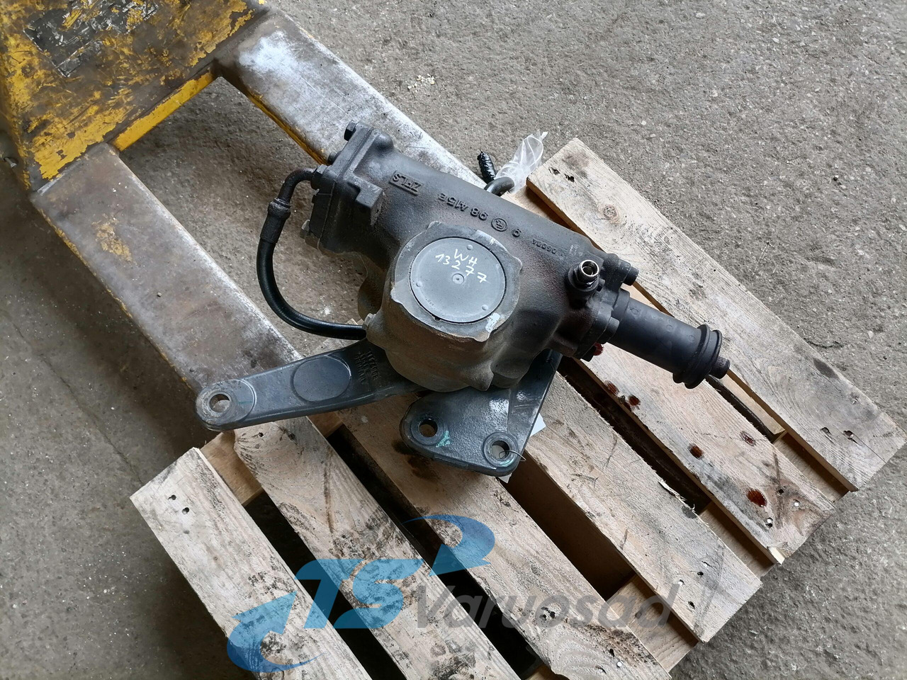 Volvo Steering box 21162023 - Casetă de direcție pentru Camion: Foto 1 Volvo Steering box 21162023 - Casetă de direcție pentru Camion: Foto 1