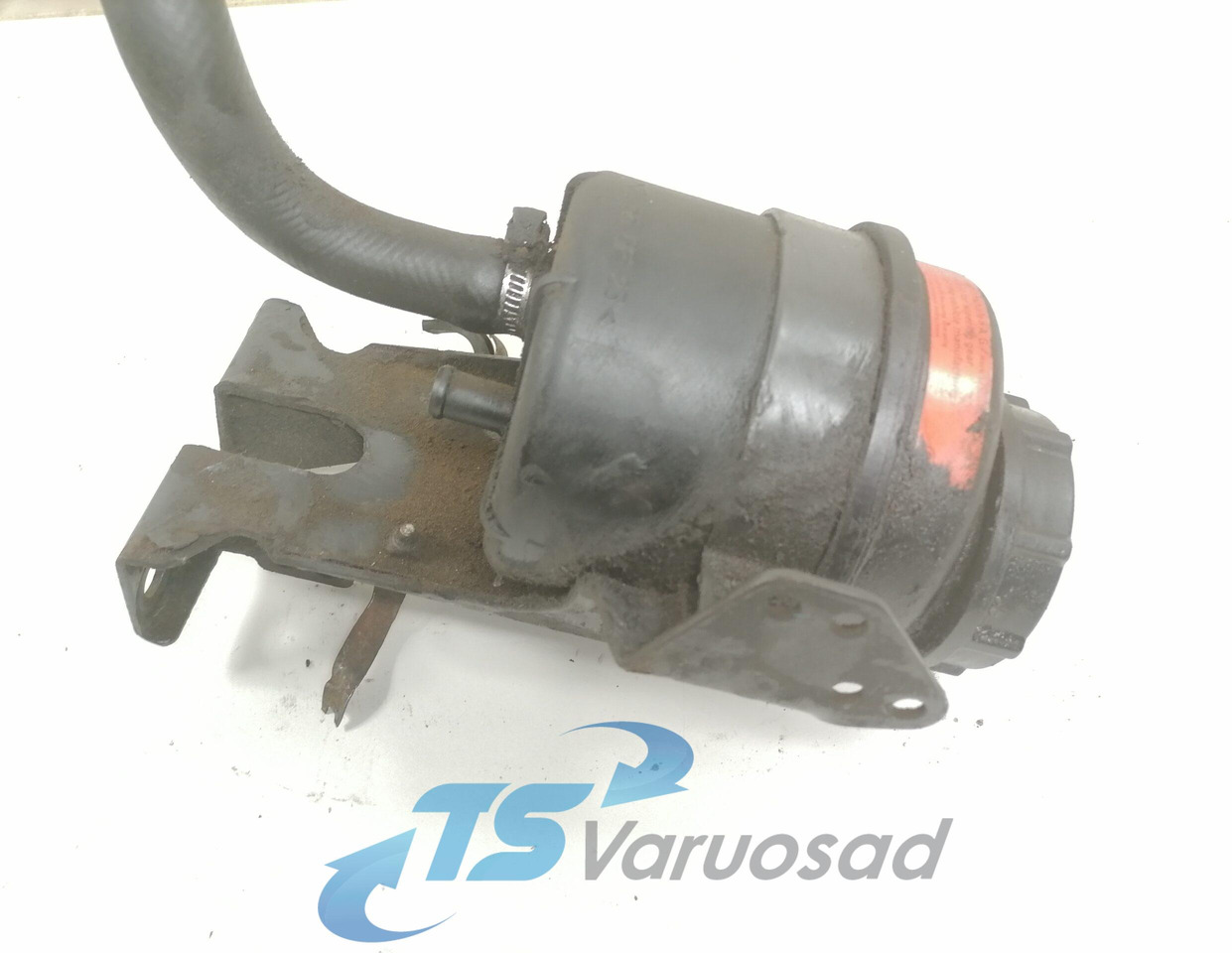 Volvo Steering oil tank+ bracket 20495075 - Furtun servodirecție pentru Camion: Foto 1 Volvo Steering oil tank+ bracket 20495075 - Furtun servodirecție pentru Camion: Foto 1