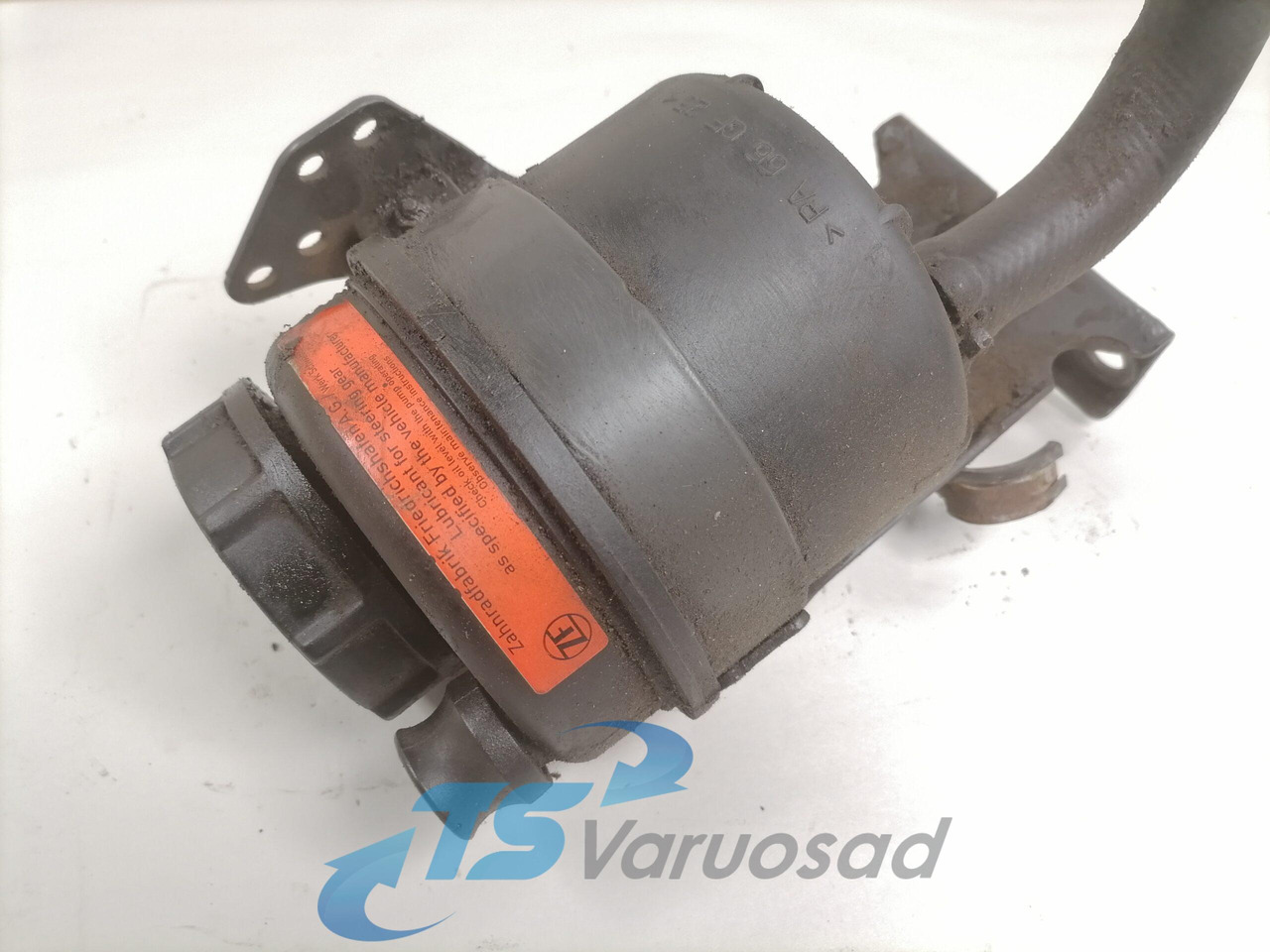 Volvo Steering oil tank+ bracket 20495075 - Furtun servodirecție pentru Camion: Foto 4 Volvo Steering oil tank+ bracket 20495075 - Furtun servodirecție pentru Camion: Foto 4