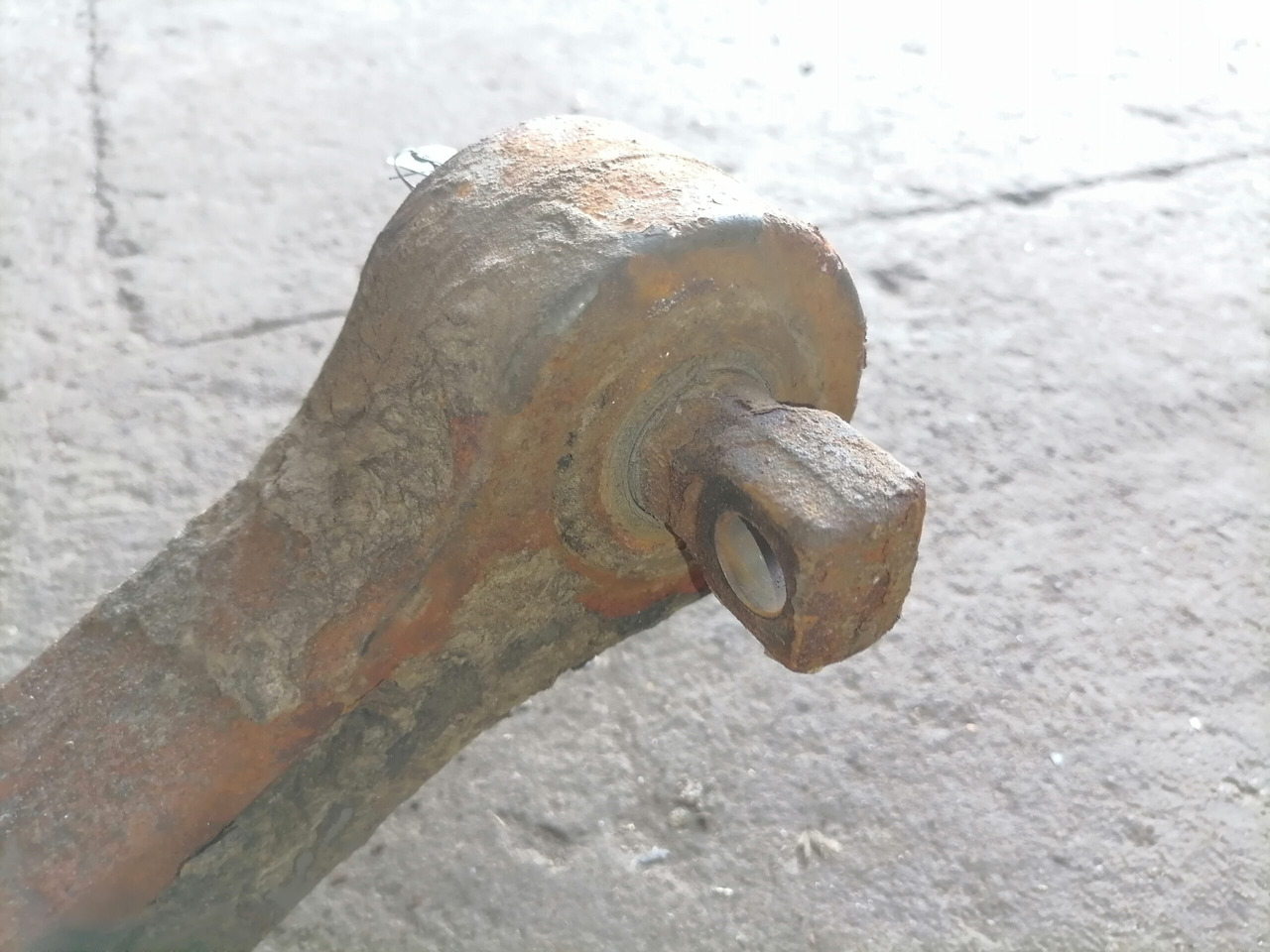 Volvo Torque rod 3986358 - Punte şi piese pentru Camion: Foto 4 Volvo Torque rod 3986358 - Punte şi piese pentru Camion: Foto 4