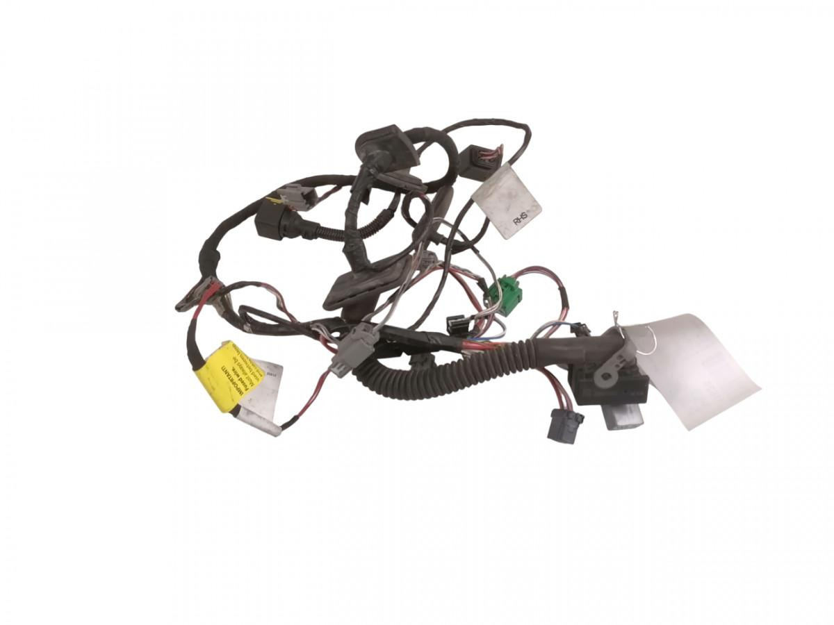 Volvo Ukse juhtmestik 22529475 - Uşă și piese pentru Camion: Foto 1 Volvo Ukse juhtmestik 22529475 - Uşă și piese pentru Camion: Foto 1