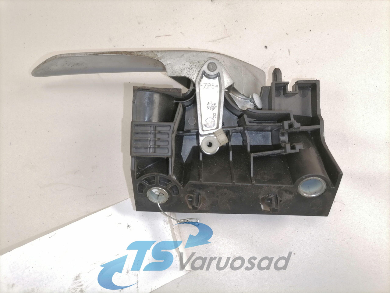 Volvo Ukselink, sisemine parem 84012027 - Uşă și piese pentru Camion: Foto 2 Volvo Ukselink, sisemine parem 84012027 - Uşă și piese pentru Camion: Foto 2