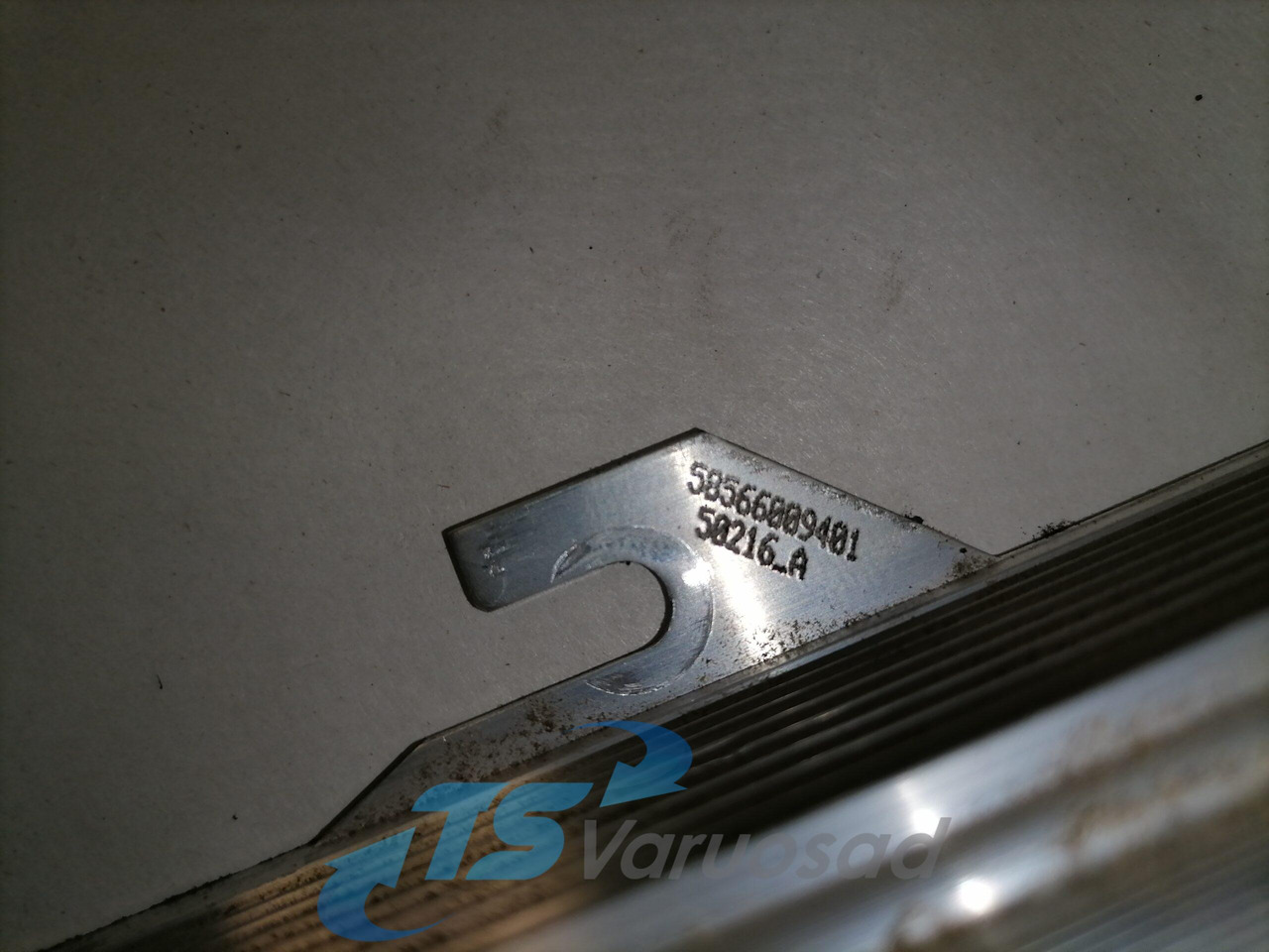 Volvo Voltage converter 21255320 - Sistem electric pentru Camion: Foto 4 Volvo Voltage converter 21255320 - Sistem electric pentru Camion: Foto 4