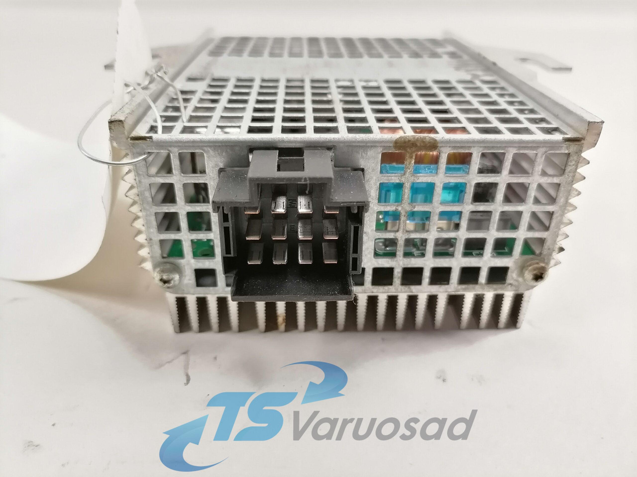 Volvo Voltage converter 21255320 - Sistem electric pentru Camion: Foto 3 Volvo Voltage converter 21255320 - Sistem electric pentru Camion: Foto 3