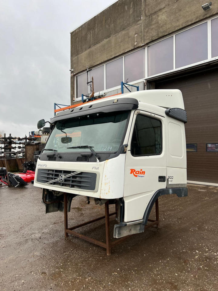 Volvo Volvo kabiin 85103669 - Cabină și interior pentru Camion: Foto 1 Volvo Volvo kabiin 85103669 - Cabină și interior pentru Camion: Foto 1