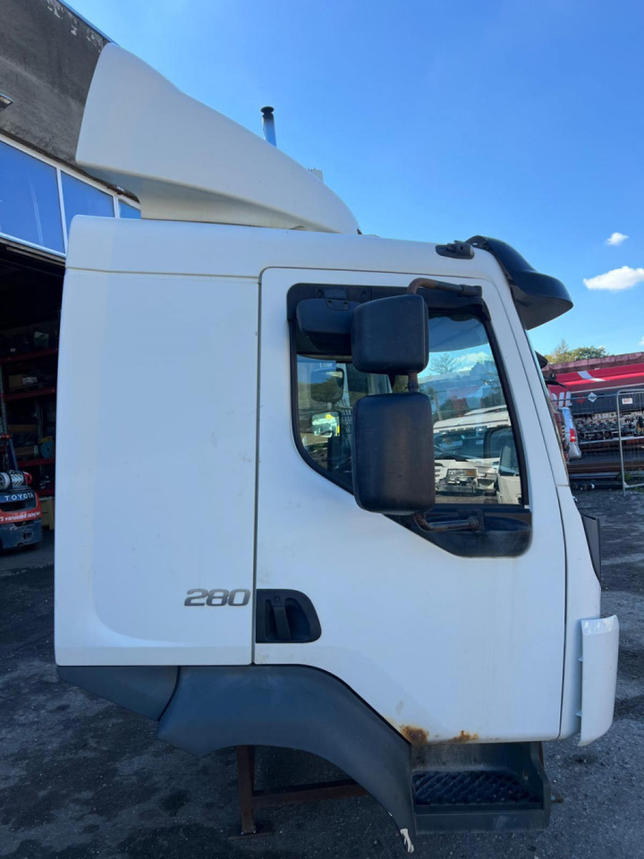 Volvo Volvo kabiin 85145280 - Cabină și interior pentru Camion: Foto 3 Volvo Volvo kabiin 85145280 - Cabină și interior pentru Camion: Foto 3