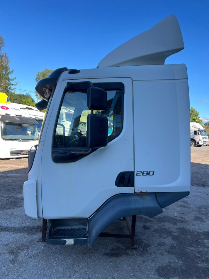 Volvo Volvo kabiin 85145280 - Cabină și interior pentru Camion: Foto 4 Volvo Volvo kabiin 85145280 - Cabină și interior pentru Camion: Foto 4