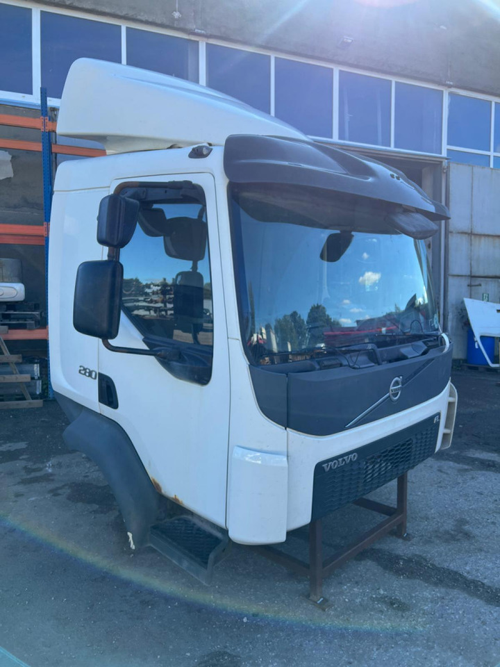 Volvo Volvo kabiin 85145280 - Cabină și interior pentru Camion: Foto 2 Volvo Volvo kabiin 85145280 - Cabină și interior pentru Camion: Foto 2