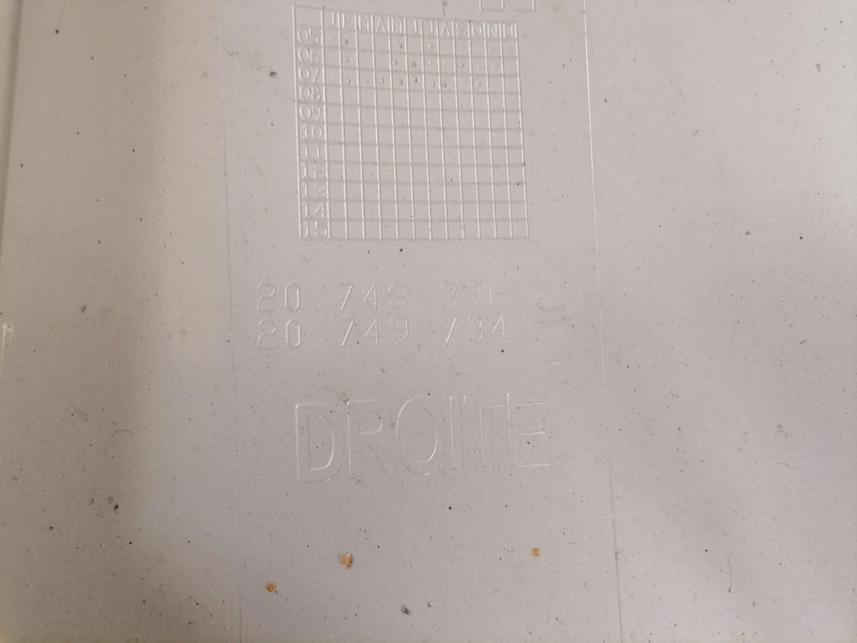 Volvo Volvo kabiini nurgapõsk, parem 20748396 - Grilă pentru Camion: Foto 4 Volvo Volvo kabiini nurgapõsk, parem 20748396 - Grilă pentru Camion: Foto 4