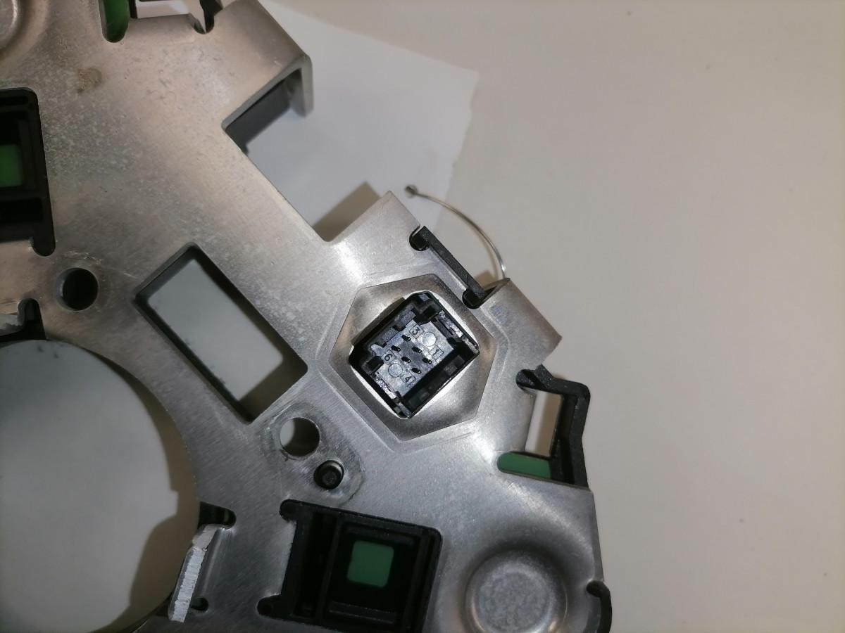 Volvo Volvo rooli lülitite kandur 21601029 - Cabină pentru Camion: Foto 4 Volvo Volvo rooli lülitite kandur 21601029 - Cabină pentru Camion: Foto 4