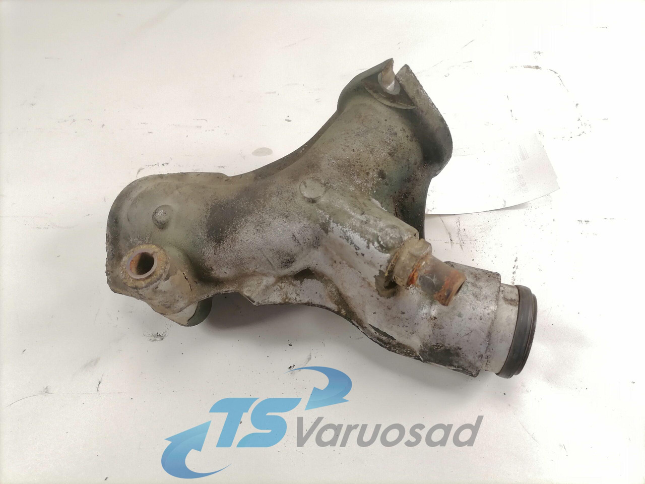 Volvo Water pump manifold / housing 20539684 - Pompă de lichid de răcire pentru Camion: Foto 4 Volvo Water pump manifold / housing 20539684 - Pompă de lichid de răcire pentru Camion: Foto 4