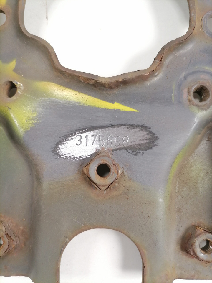 Volvo light bracket 3175888 - Lumină pentru Camion: Foto 3 Volvo light bracket 3175888 - Lumină pentru Camion: Foto 3