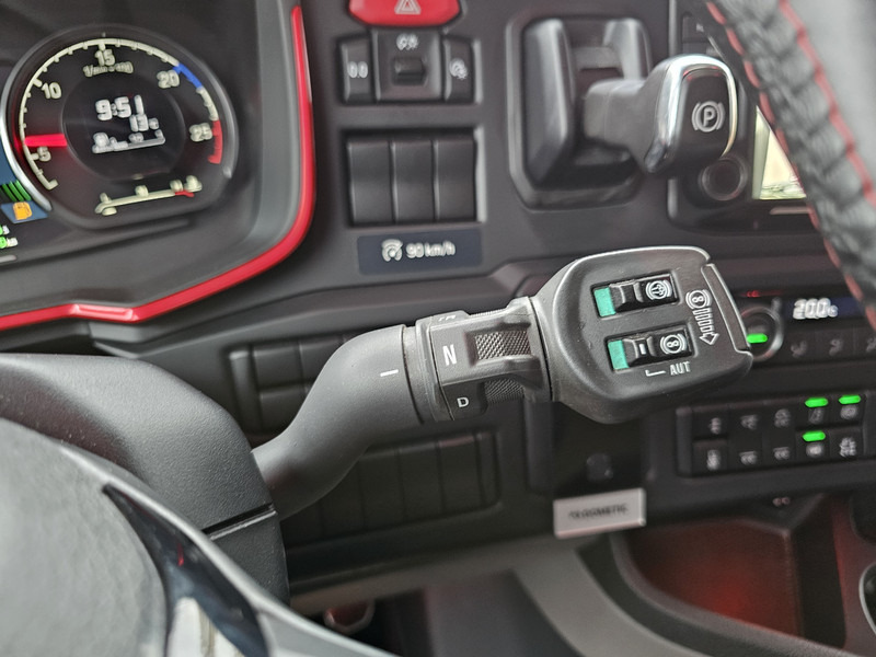 Cap tractor Scania S660 V8 6x2/4 / RETARDER / HYDRAULIC / FULL AIR: Foto 19 Cap tractor Scania S660 V8 6x2/4 / RETARDER / HYDRAULIC / FULL AIR: Foto 19