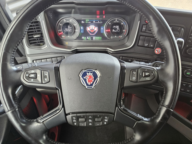 Cap tractor Scania S660 V8 6x2 BOOGIE / RETARDER / FULL AIR: Foto 13 Cap tractor Scania S660 V8 6x2 BOOGIE / RETARDER / FULL AIR: Foto 13
