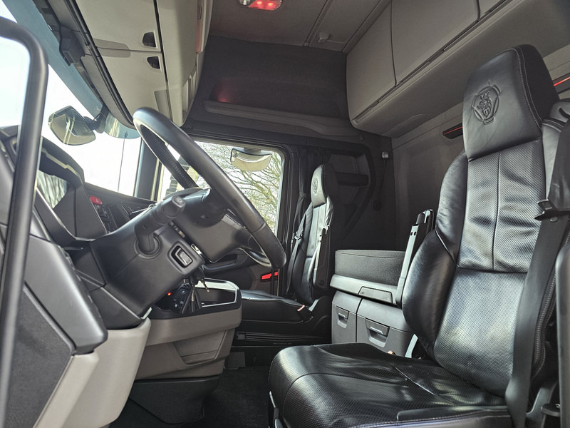 Cap tractor Scania S660 V8 6x2 BOOGIE / RETARDER / FULL AIR: Foto 10 Cap tractor Scania S660 V8 6x2 BOOGIE / RETARDER / FULL AIR: Foto 10